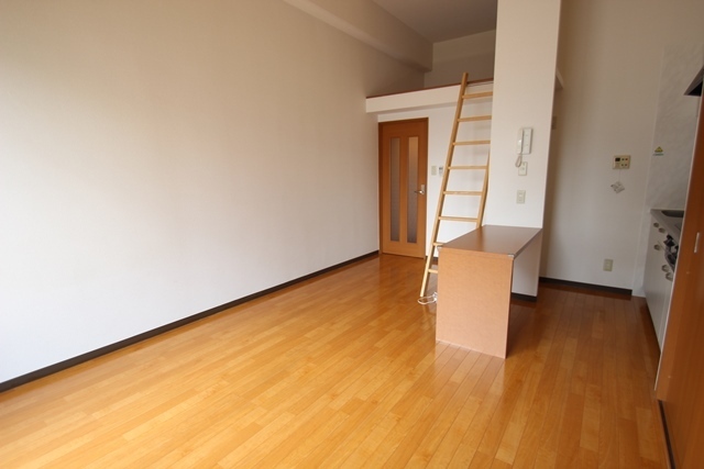 XーSELLヒラモト平和大通り