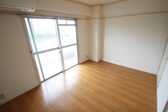 カルチェ・ヴェールS棟