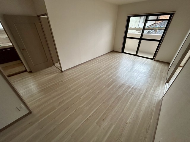 グローバルハイツ