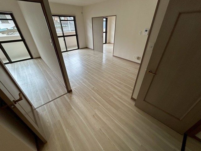 グローバルハイツ