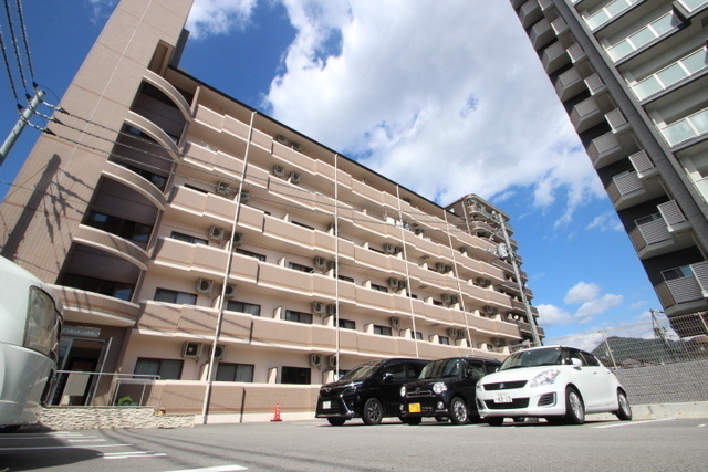 Y’z B.L.D.大町東