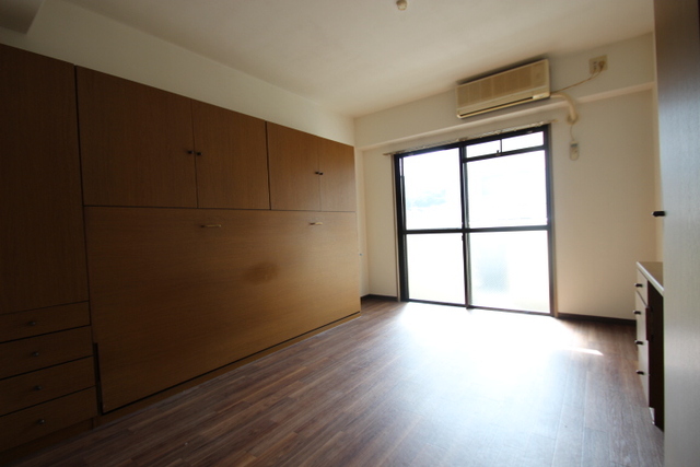 コーポラス岡本