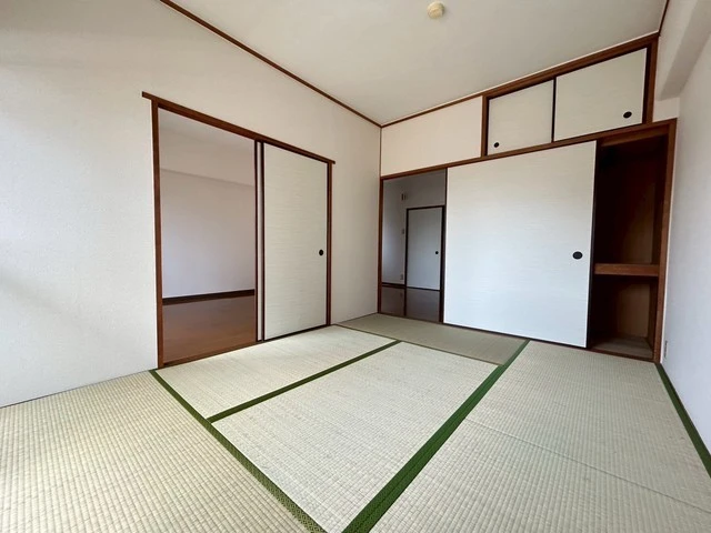 Arista広島平和大通り