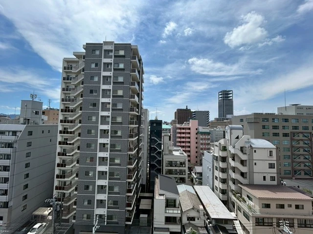 Arista広島平和大通り