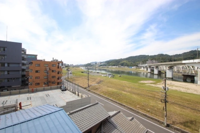 サンパレス横川