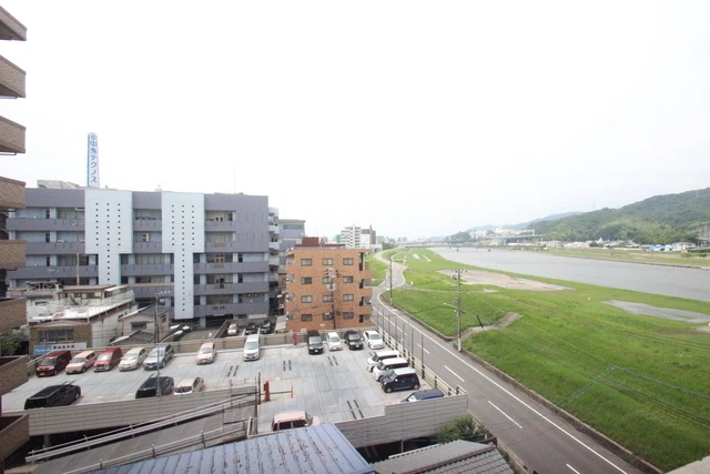 サンパレス横川