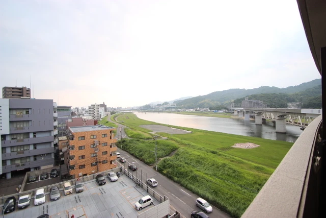 サンパレス横川