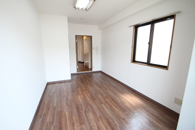 シャルマンタカハシ