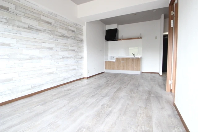 ステイタスオブ中須