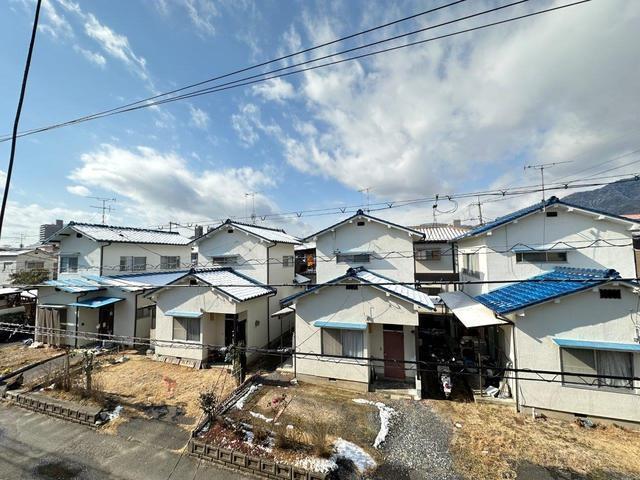 新納アパート(北)