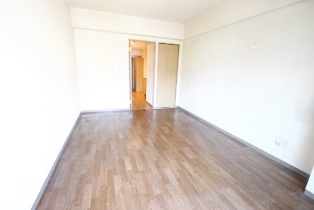 ハイツリリアン