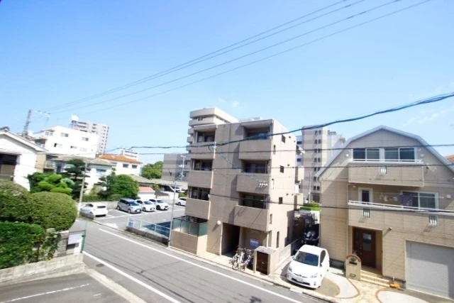 ハイツリリアン