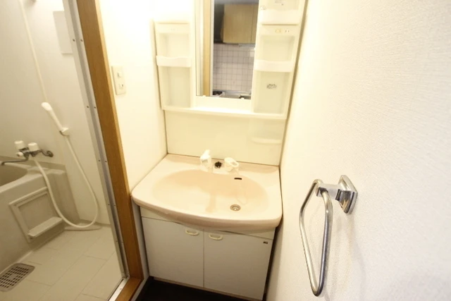 ハイツリリアン