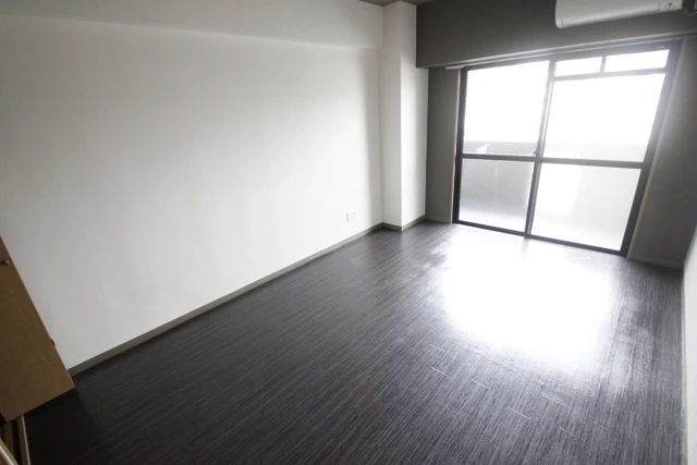 ハイツリリアン