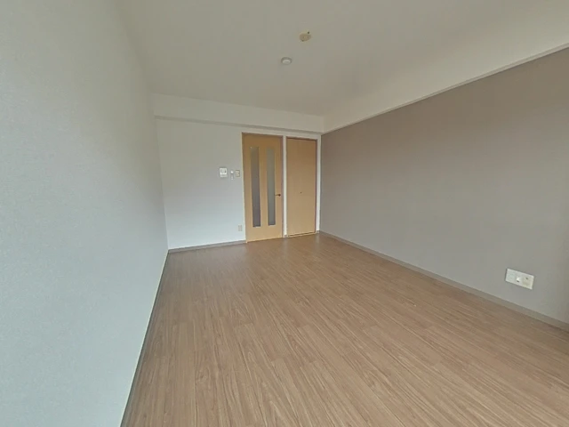 ハイツリリアン