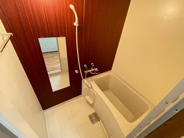 プラムグロウブ