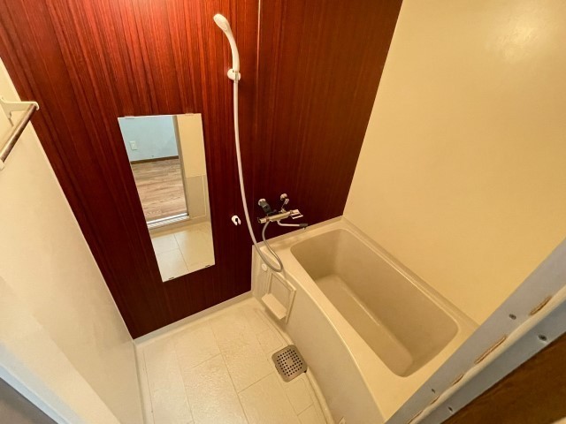 プラムグロウブ