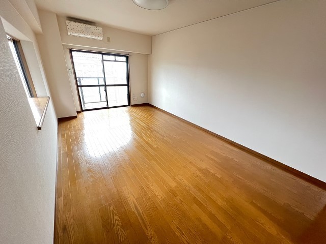 プラムグロウブ