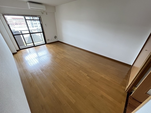 プラムグロウブ