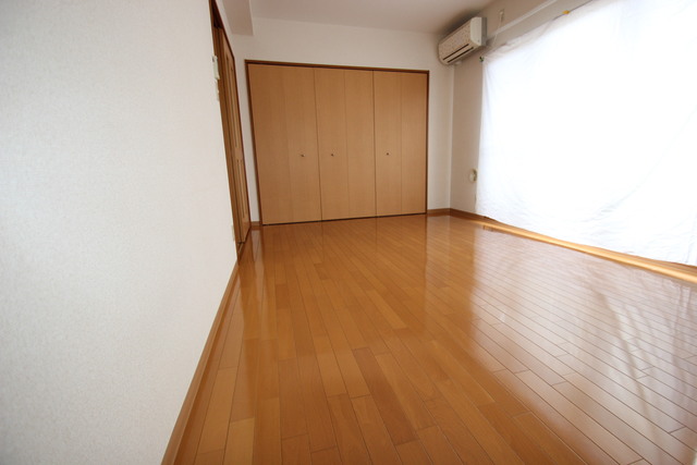 松村ビル(三滝)