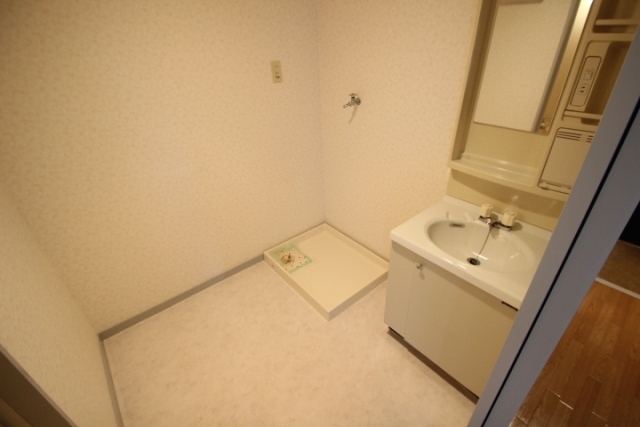 リバーサイド西口