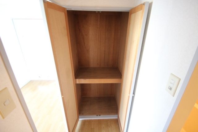 リバーサイド西口