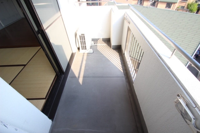 リバーサイド西口