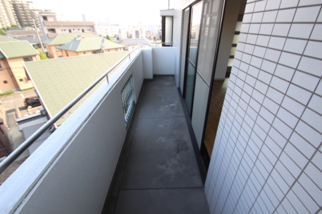 リバーサイド西口