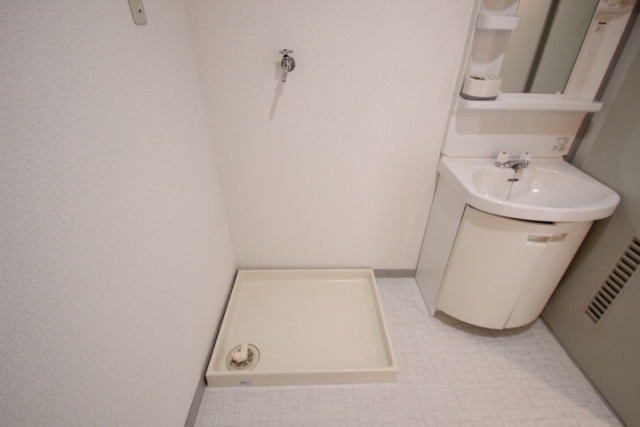 リバーサイド西口