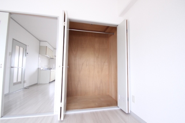 リバーサイド西口