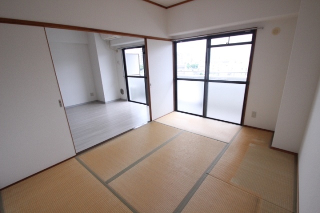 リバーサイド西口