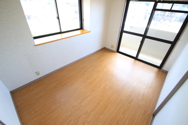 ワールドハイツ