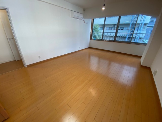 土手ビル(猫屋町)