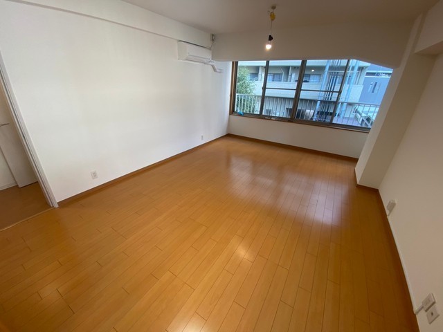 土手ビル(猫屋町)