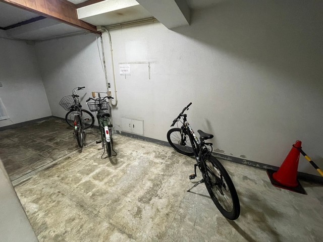 土手ビル(猫屋町)