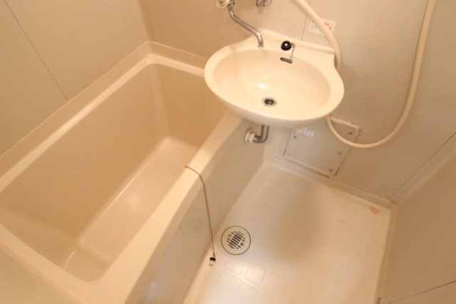 ファミール牛田