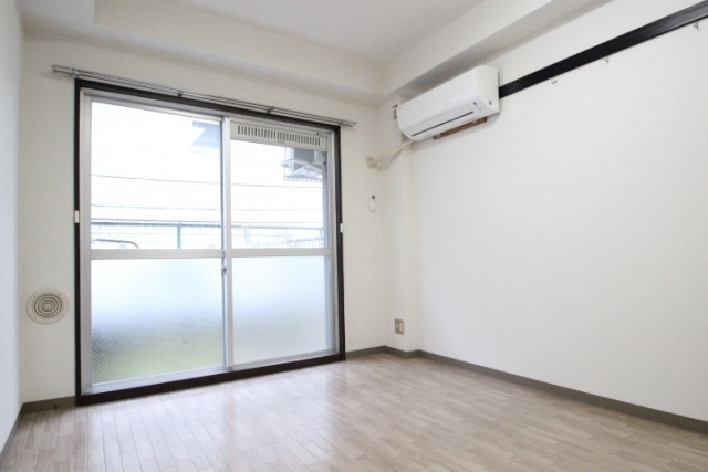 ファミール牛田