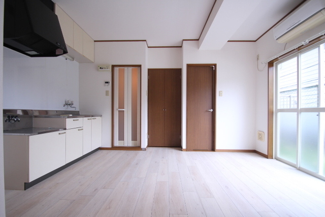 ファミール牛田