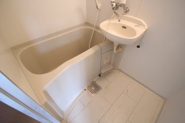 ファミール牛田