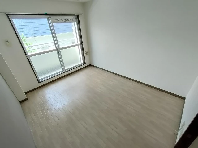 ファミール牛田