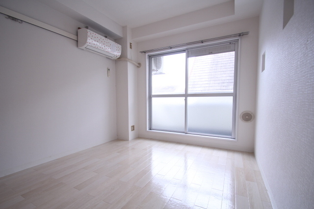 ファミール牛田