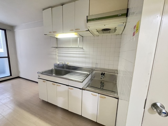 フローレス日吉