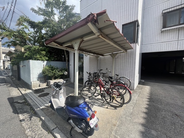 フローレス日吉