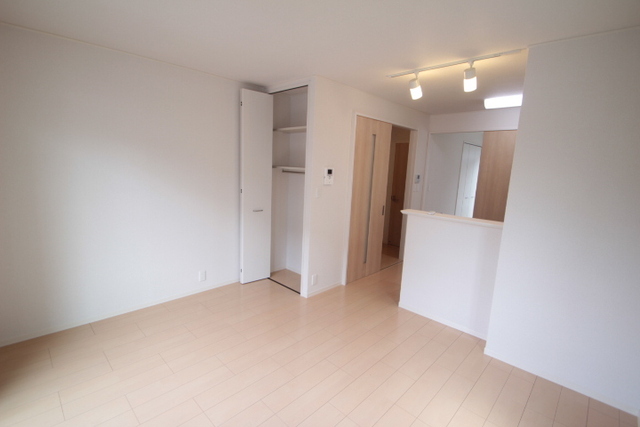 オランジェ新井口