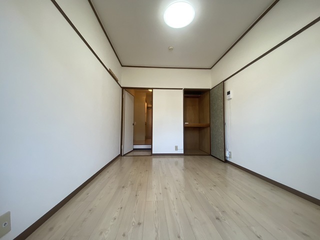 ロイヤルメゾン古江