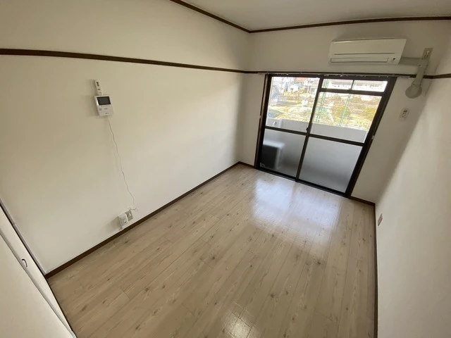 ロイヤルメゾン古江