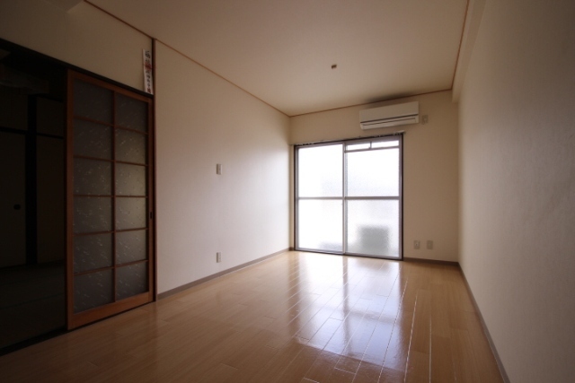 木本レジデンスA