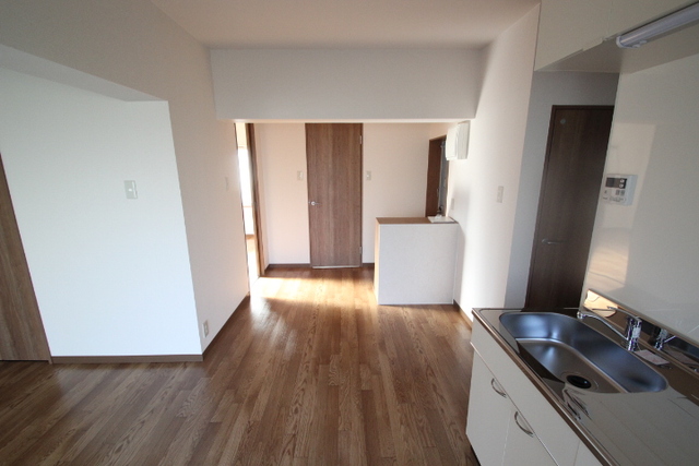 木本レジデンスB