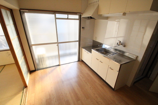 木本レジデンスB