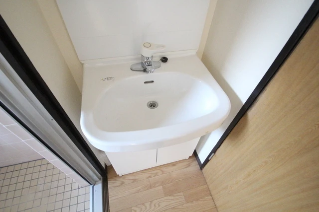 木本レジデンスB